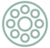 due cerchi concentrici ospitano sulla superficie tra loro racchiusa altri 8 cerchi più piccoli in circolo